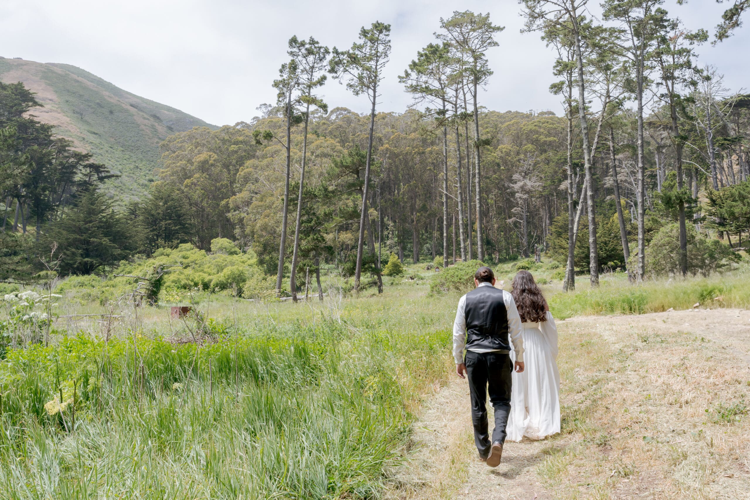 Walking to Kirby Cove for Elopement Photoshoot