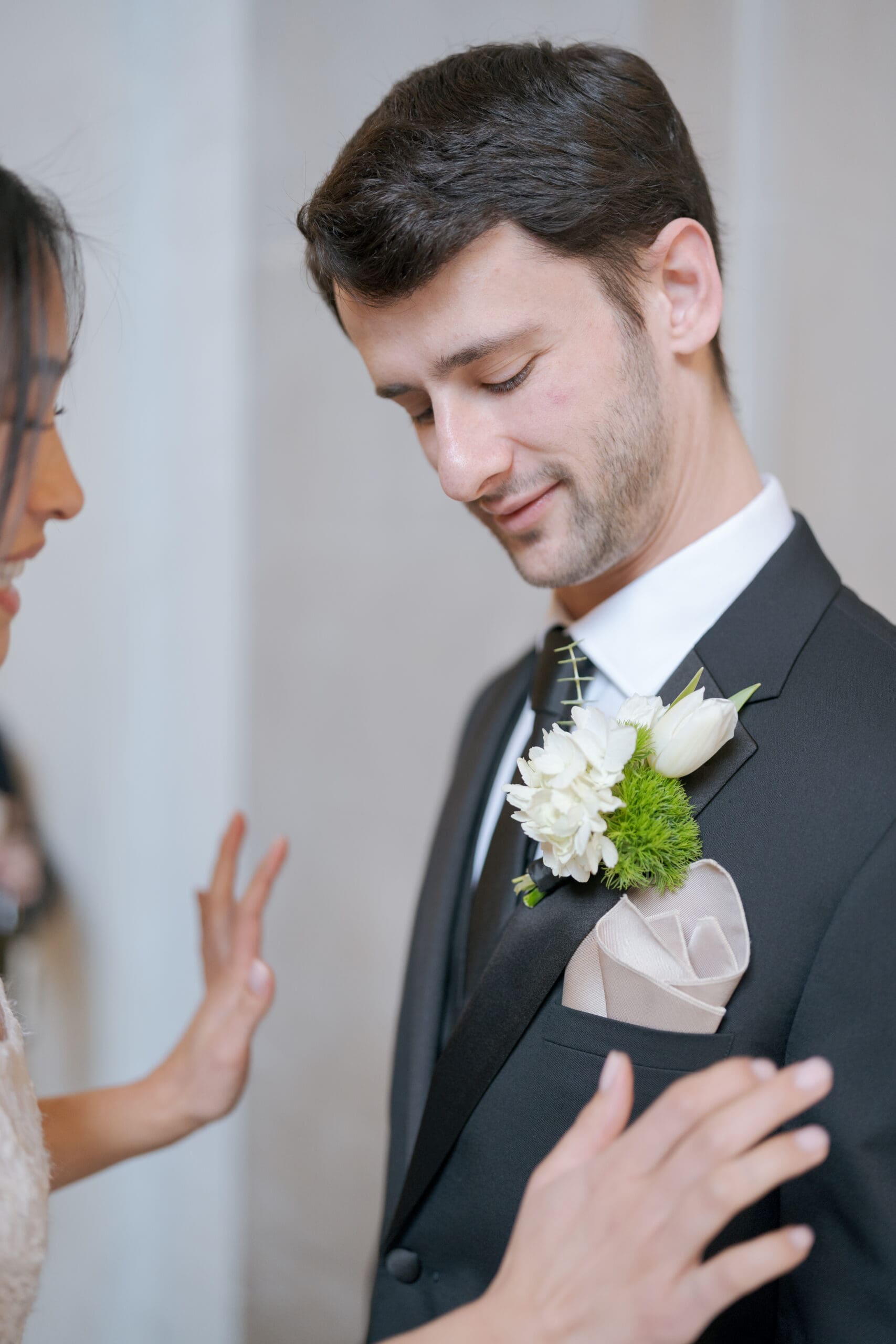 Groom's suit and tie at City Hall